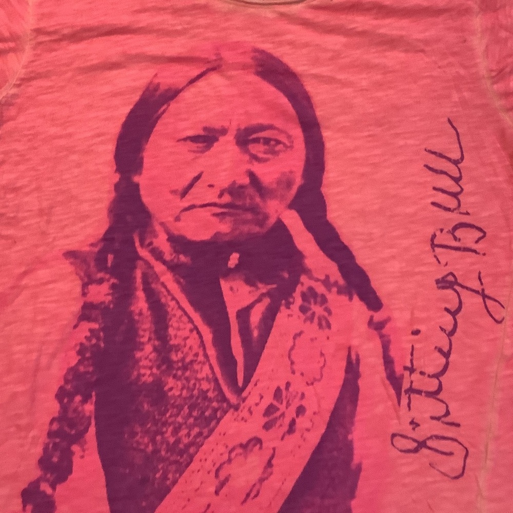 Magnolia Pearl Pink Sitting Bull Tee